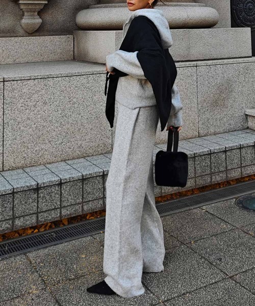 esutoreja（エストレジャ）の「ニットジップアップフーディセットアップ（セットアップ・レディース・ベージュ/グレー・FREE）」の4枚目の写真