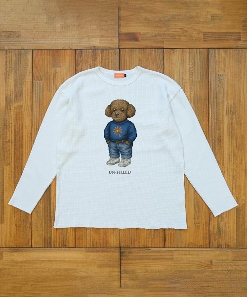 UN-FILLED(アンフィルド)の「mlt5572-UF DOG WAFFLE LONG SLEEVE T-shirt ロンT(トイプードル)-着丈前後差無(SDUF-2604TPD-L)(Tシャツ/カットソー・メンズ・アイボリー/グレー/ホワイト・ONE SIZE)」の1枚目の写真
