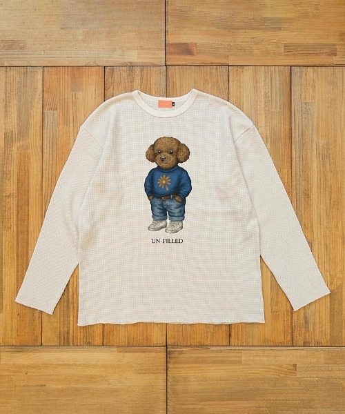 UN-FILLED(アンフィルド)の「mlt5572-UF DOG WAFFLE LONG SLEEVE T-shirt ロンT(トイプードル)-着丈前後差無(SDUF-2604TPD-L)(Tシャツ/カットソー・メンズ・アイボリー/グレー/ホワイト・ONE SIZE)」の2枚目の写真