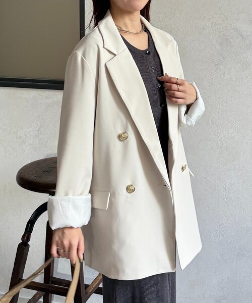 Thevon（ゼボン）の「ゴールドボタンテーラードジャケット（テーラードジャケット・レディース・チャコールグレー/アイボリー/ベージュ/ネイビー・FREE）」の5枚目の写真