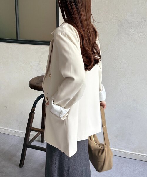 Thevon（ゼボン）の「ゴールドボタンテーラードジャケット（テーラードジャケット・レディース・チャコールグレー/アイボリー/ベージュ/ネイビー・FREE）」の6枚目の写真