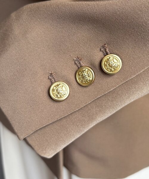 Thevon（ゼボン）の「ゴールドボタンテーラードジャケット（テーラードジャケット・レディース・チャコールグレー/アイボリー/ベージュ/ネイビー・FREE）」の12枚目の写真