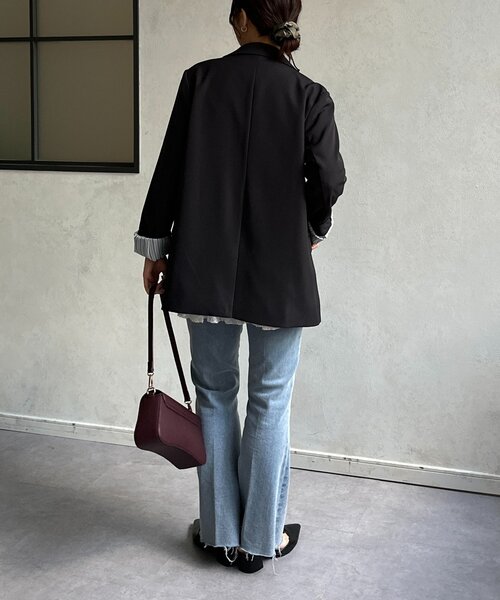 Thevon（ゼボン）の「ゴールドボタンテーラードジャケット（テーラードジャケット・レディース・チャコールグレー/アイボリー/ベージュ/ネイビー・FREE）」の7枚目の写真