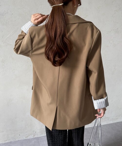 Thevon（ゼボン）の「ゴールドボタンテーラードジャケット（テーラードジャケット・レディース・チャコールグレー/アイボリー/ベージュ/ネイビー・FREE）」の12枚目の写真