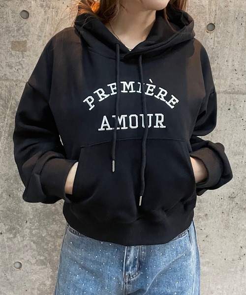 ROGER AND RAW(ロジャーアンドロウ)の「ロゴ刺繍ショートスウェットフーディー(スウェット・レディース・チャコールグレー/ブラック/スモークピンク/ライトグレー・FREE)」の1枚目の写真