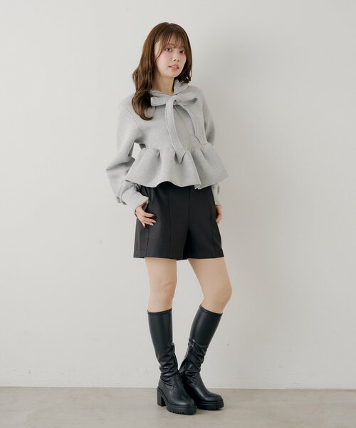 Chico(チコ)の「【SALON by Chico/セットアップ対応】太リボンペプラムジップスウェット(Tシャツ/カットソー・レディース・グレー/ピンク/アイボリー・FREE)」の4枚目の写真