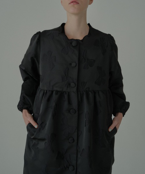 HONEY MI HONEY（ハニーミーハニー）の「ribbon jacquard tunic jacket（ノーカラージャケット・レディース・チャコールグレー/オフホワイト/ブラック・FREE）」の4枚目の写真