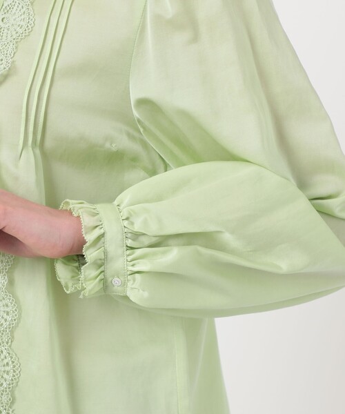 BALLSEY(ボールジィ)の「コットンシルクサテン タック&レースブラウス(シャツ/ブラウス・レディース・ライトグリーン/ホワイト・36)」の9枚目の写真