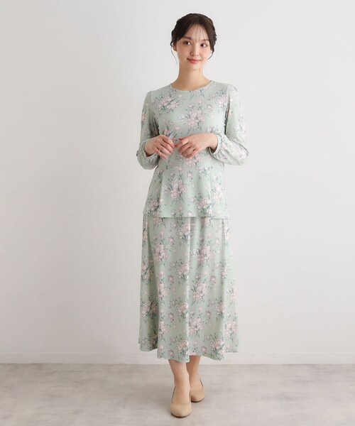 LAURA ASHLEY(ローラアシュレイ)の「【ウエストゴム仕様/洗える/ジャージ素材/同柄アイテムあり】サトクリフ チューリップス柄スカート(スカート・レディース・グリーン系1/ネイビー系・38/40)」の5枚目の写真