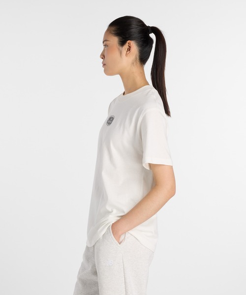 NEW BALANCE(ニューバランス)の「レースアイコンTシャツ(Tシャツ/カットソー・レディース・オフホワイト・X-LARGE/LARGE/MEDIUM/SMALL)」の2枚目の写真