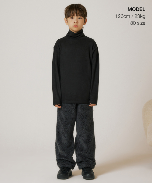 MUSINSA STANDARD KIDS（ムシンサスタンダードキッズ）の「[ヒットスタンダード] 起毛リラックスドタートルネック長袖Tシャツ [ブラック]（Tシャツ/カットソー・レディース・その他・100/110/120/130/140/150/160）」の2枚目の写真