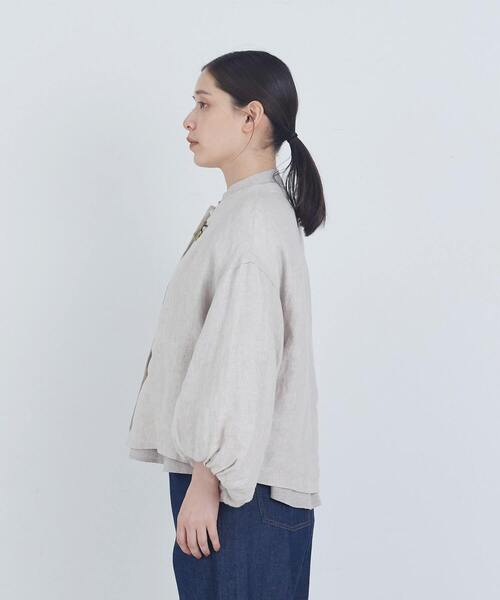 ADIEU TRISTESSE（アデュートリステス）の「リネンボリュームスリーブジャケット（ノーカラージャケット・レディース・キナリ/チャコールグレー・38）」の9枚目の写真