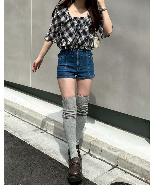 continuer de NICE CLAUP(コンティニューデナイスクラップ)の「後リボンデニムショートパンツ(デニムパンツ・レディース・ブルー/ブラック/ケミカルウォッシュ・FREE)」の21枚目の写真
