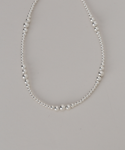 Spick & Span（スピックアンドスパン）の「ERICKA NICOLAS BEGAY/エリッカ ニコラス ビゲイ ナバホパールMIX 12mm/35cm（ネックレス・レディース・シルバー・FREE）」の3枚目の写真