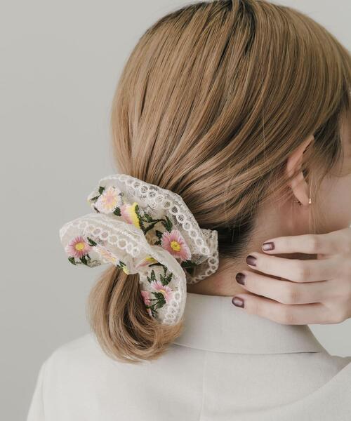 SMELLY（スメリー）の「フラワーシシュウレースシュシュ（シュシュ・レディース・ホワイト系その他・-）」の6枚目の写真