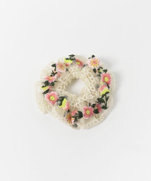 SMELLY（スメリー）の「フラワーシシュウレースシュシュ（シュシュ・レディース・ホワイト系その他・-）」の7枚目の写真