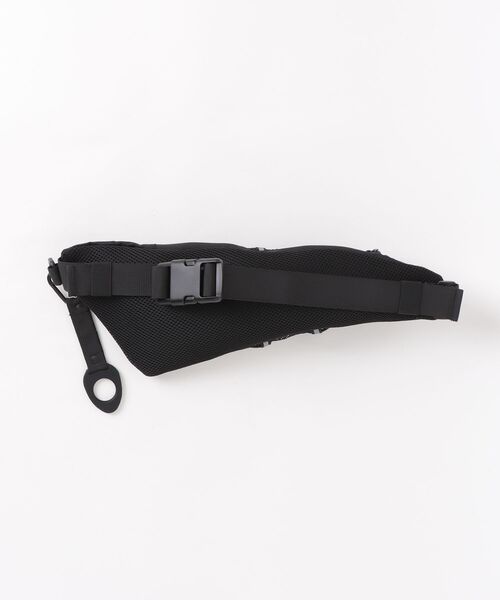 THRASHER（スラッシャー）の「【THRASHER/スラッシャー】2Way ボトルストラップ付き ウエストバッグ スリングバッグ（ボディバッグ/ウエストポーチ・メンズ・ブラック・FREE）」の2枚目の写真