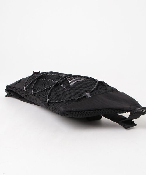 THRASHER（スラッシャー）の「【THRASHER/スラッシャー】2Way ボトルストラップ付き ウエストバッグ スリングバッグ（ボディバッグ/ウエストポーチ・メンズ・ブラック・FREE）」の3枚目の写真
