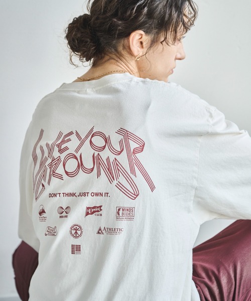 kha:ki（カーキ）の「「KHA:KI / カーキ」7th TEE -LIVE YOUR GROUND-（Tシャツ/カットソー・レディース・ホワイト/ブラック/オフホワイト・1）」の2枚目の写真