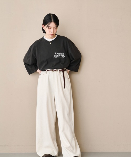 kha:ki（カーキ）の「「KHA:KI / カーキ」7th TEE -LIVE YOUR GROUND-（Tシャツ/カットソー・レディース・ホワイト/ブラック/オフホワイト・1）」の9枚目の写真