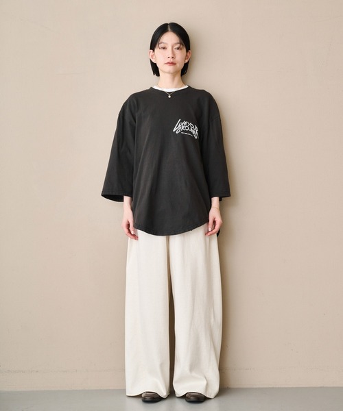 kha:ki（カーキ）の「「KHA:KI / カーキ」7th TEE -LIVE YOUR GROUND-（Tシャツ/カットソー・レディース・ホワイト/ブラック/オフホワイト・1）」の12枚目の写真