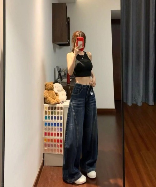 LAFFMO(ラフモ)の「ワイドカーブラインデニムパンツ(デニムパンツ・レディース・ネイビー・M/S)」の2枚目の写真