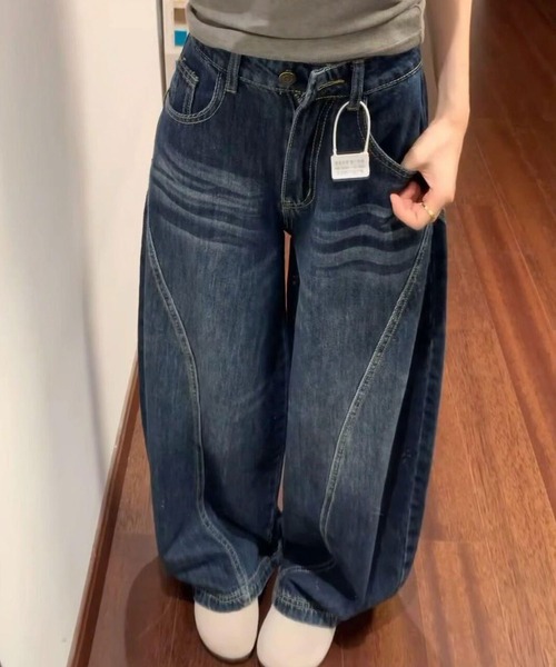 LAFFMO(ラフモ)の「ワイドカーブラインデニムパンツ(デニムパンツ・レディース・ネイビー・M/S)」の4枚目の写真
