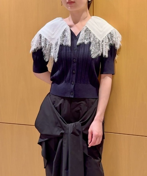 SNIDEL（スナイデル）の「レースカラーデザインニットカーディガン（カーディガン/ボレロ・レディース・ネイビー/イエロー/アイボリー・F）」の3枚目の写真