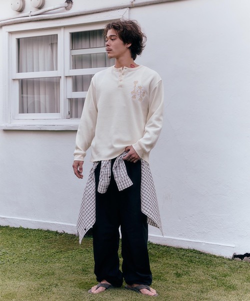 WOKE EDGE(ウォークエッジ)の「WOKE EDGE / ウォークエッジ LA HENLY NECK LONG SLEEVE(Tシャツ/カットソー・メンズ・ブラック/ホワイト系その他・MEDIUM/LARGE)」の4枚目の写真
