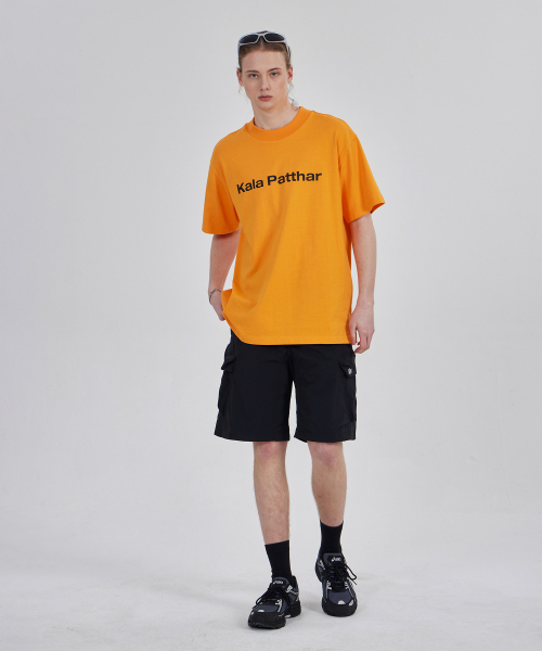 KALAPATTHAR（カラパタール）の「シグネチャーロゴ ルーズフィット Tシャツ - オレンジ（Tシャツ/カットソー・メンズ・その他・MEDIUM/LARGE/X-LARGE）」の5枚目の写真