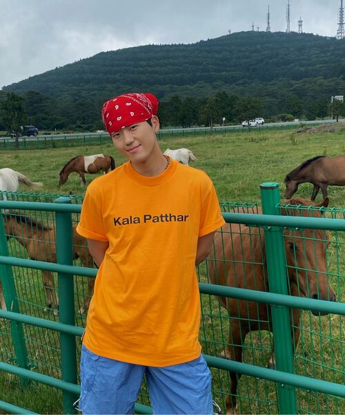 KALAPATTHAR（カラパタール）の「シグネチャーロゴ ルーズフィット Tシャツ - オレンジ（Tシャツ/カットソー・メンズ・その他・MEDIUM/LARGE/X-LARGE）」の7枚目の写真
