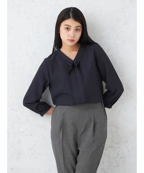HARUYAMA(ハルヤマ)の「2WAYアクセ付きフリルブラウス カットソー ソフィーチェ 通年【SOFFICE】(シャツ/ブラウス・レディース・オフホワイト/ライトグレー/ネイビー・S/L/LL/M)」の11枚目の写真