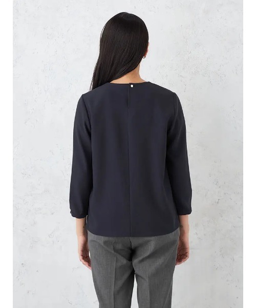 HARUYAMA(ハルヤマ)の「2WAYアクセ付きフリルブラウス カットソー ソフィーチェ 通年【SOFFICE】(シャツ/ブラウス・レディース・オフホワイト/ライトグレー/ネイビー・S/L/LL/M)」の9枚目の写真