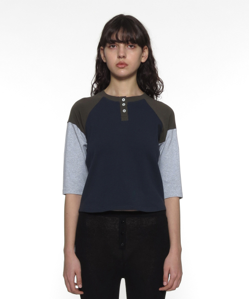 PARTIMENTO WOMEN(パルティメントウィメン)の「PWC ヘンリーネック3/4スリーブTシャツ_ネイビー(Tシャツ/カットソー・レディース・その他・SMALL/MEDIUM/LARGE)」の1枚目の写真