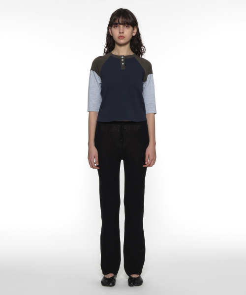 PARTIMENTO WOMEN(パルティメントウィメン)の「PWC ヘンリーネック3/4スリーブTシャツ_ネイビー(Tシャツ/カットソー・レディース・その他・SMALL/MEDIUM/LARGE)」の2枚目の写真