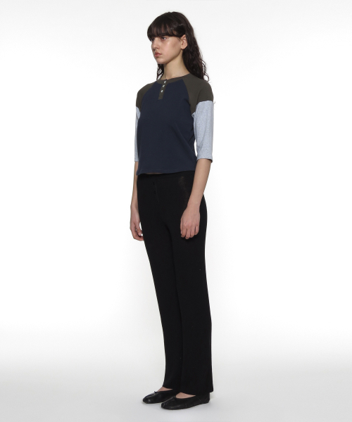 PARTIMENTO WOMEN(パルティメントウィメン)の「PWC ヘンリーネック3/4スリーブTシャツ_ネイビー(Tシャツ/カットソー・レディース・その他・SMALL/MEDIUM/LARGE)」の3枚目の写真