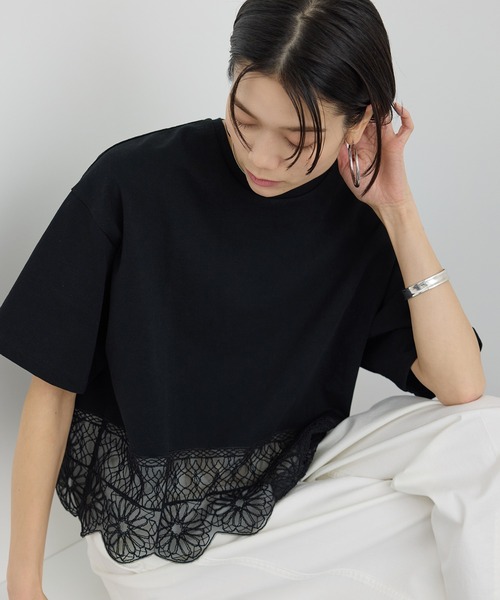 SALON adam et rope'(サロン アダム エ ロペ)の「アラベスクスカラップレースTシャツ(Tシャツ/カットソー・レディース・オフホワイト/ブラック・FREE)」の17枚目の写真