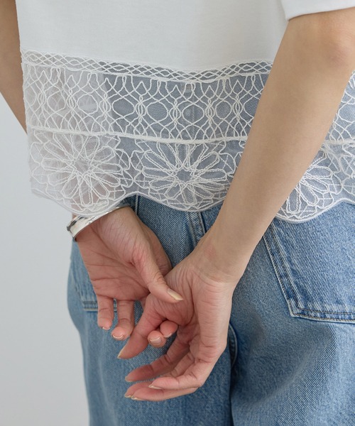 SALON adam et rope'(サロン アダム エ ロペ)の「アラベスクスカラップレースTシャツ(Tシャツ/カットソー・レディース・オフホワイト/ブラック・FREE)」の19枚目の写真