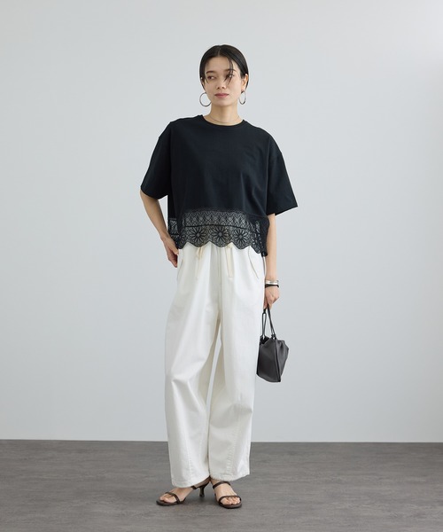 SALON adam et rope'(サロン アダム エ ロペ)の「アラベスクスカラップレースTシャツ(Tシャツ/カットソー・レディース・オフホワイト/ブラック・FREE)」の20枚目の写真