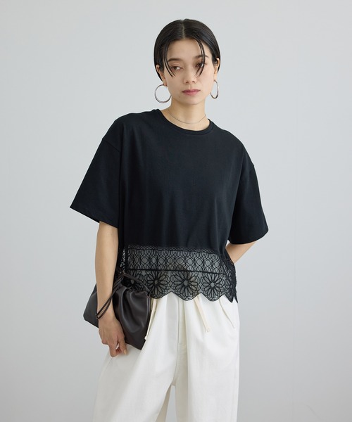 SALON adam et rope'(サロン アダム エ ロペ)の「アラベスクスカラップレースTシャツ(Tシャツ/カットソー・レディース・オフホワイト/ブラック・FREE)」の22枚目の写真