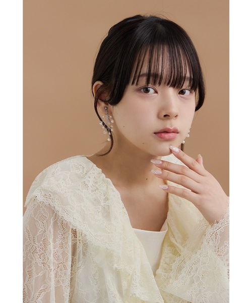 niana(ニアナ)の「パールビジューブランチイヤリング ゴールド シルバー 結婚式 二次会 同窓会 成人式 パーティー お呼ばれ オケージョン フォーマル(イヤリング・レディース・シルバー/ゴールド・FREE)」の4枚目の写真