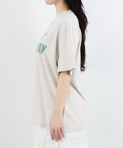REMI RELIEF（レミレリーフ）の「【REMI RELIEF】別注-"FAST SATURDAY"SP加工ロゴTシャツ（Tシャツ/カットソー・レディース・オートミール/ピンク・FREE）」の7枚目の写真