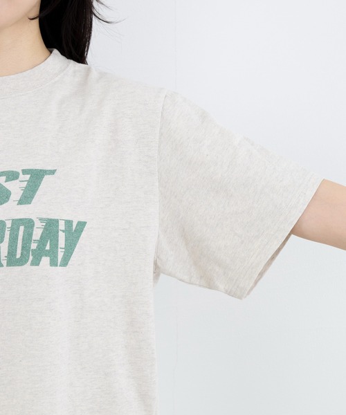 REMI RELIEF（レミレリーフ）の「【REMI RELIEF】別注-"FAST SATURDAY"SP加工ロゴTシャツ（Tシャツ/カットソー・レディース・オートミール/ピンク・FREE）」の5枚目の写真