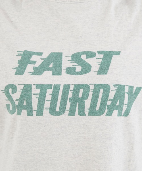 REMI RELIEF（レミレリーフ）の「【REMI RELIEF】別注-"FAST SATURDAY"SP加工ロゴTシャツ（Tシャツ/カットソー・レディース・オートミール/ピンク・FREE）」の3枚目の写真