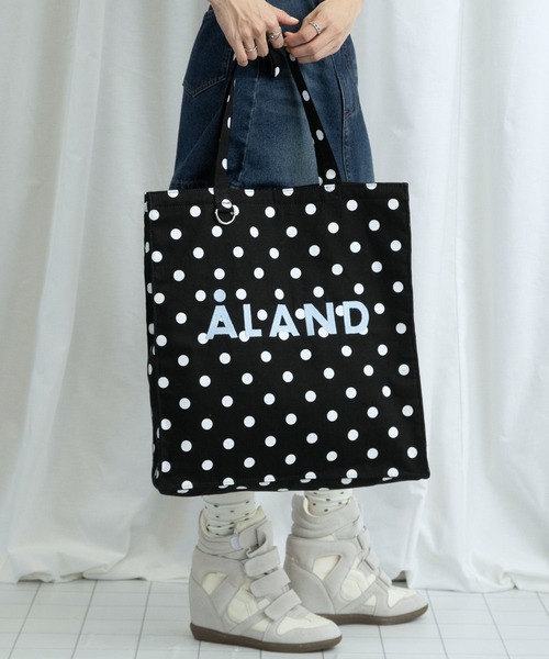 ALAND(エーランド)の「ALAND/ドットDカンリングトートバッグ(トートバッグ・レディース・ホワイト/ブラック/ライトブルー・ONE SIZE)」の1枚目の写真