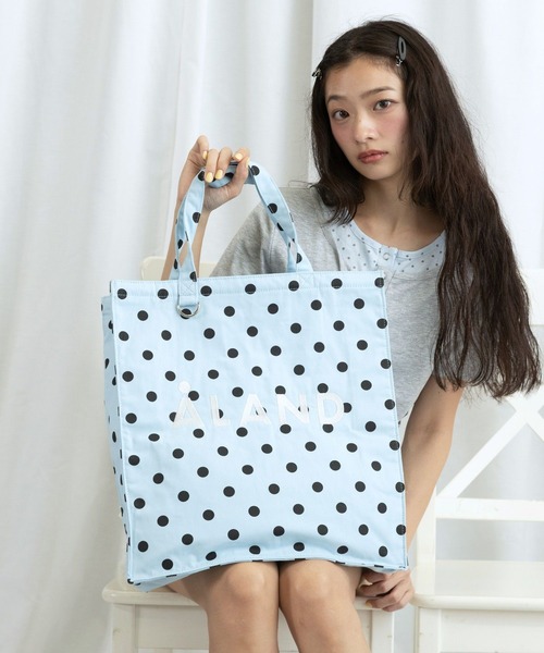 ALAND(エーランド)の「ALAND/ドットDカンリングトートバッグ(トートバッグ・レディース・ホワイト/ブラック/ライトブルー・ONE SIZE)」の6枚目の写真