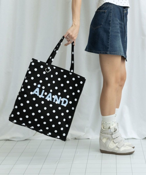 ALAND(エーランド)の「ALAND/ドットDカンリングトートバッグ(トートバッグ・レディース・ホワイト/ブラック/ライトブルー・ONE SIZE)」の12枚目の写真