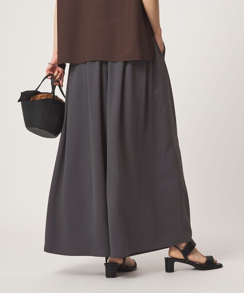 green label relaxing（グリーンレーベルリラクシング）の「［size SHORTあり］ジョーゼット フレア タック ワイド パンツ（その他パンツ・レディース・ダークブラウン/ダークグレー・FREE/SHORT）」の18枚目の写真