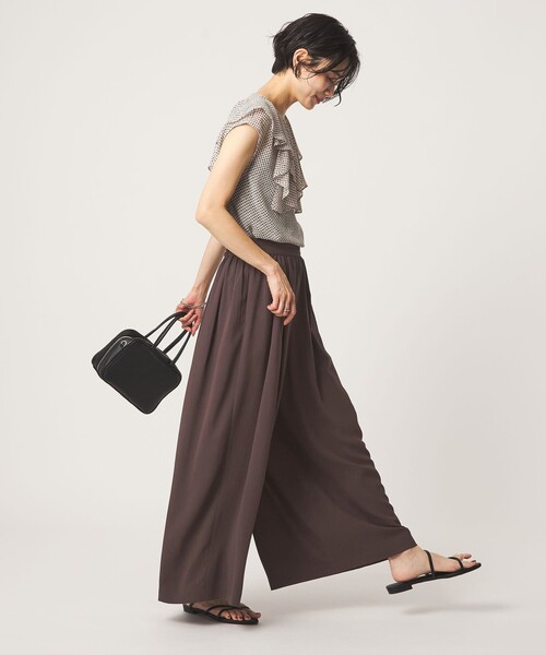 green label relaxing（グリーンレーベルリラクシング）の「［size SHORTあり］ジョーゼット フレア タック ワイド パンツ（その他パンツ・レディース・ダークブラウン/ダークグレー・FREE/SHORT）」の3枚目の写真