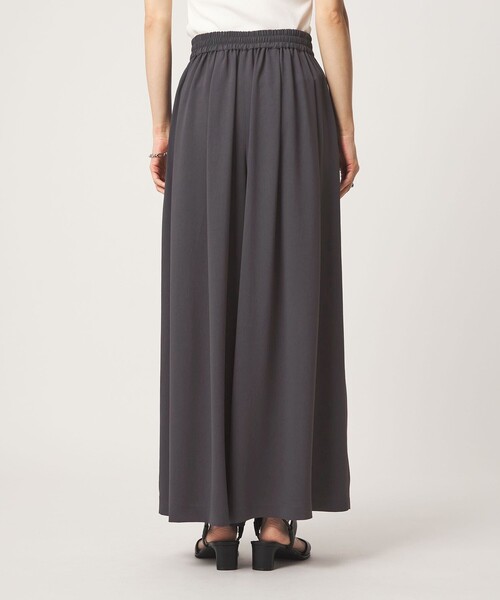 green label relaxing（グリーンレーベルリラクシング）の「［size SHORTあり］ジョーゼット フレア タック ワイド パンツ（その他パンツ・レディース・ダークブラウン/ダークグレー・FREE/SHORT）」の7枚目の写真